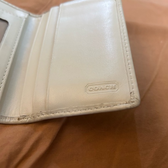 Coach Tri-Fold Green Wallet - Picture 5 of 6